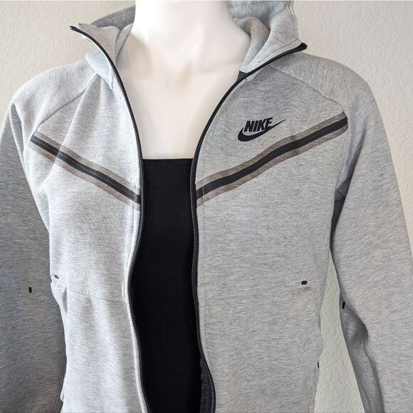 Women's Nike Tech Fleece Windrunner full zip hoodie XS - Picture 4 of 7